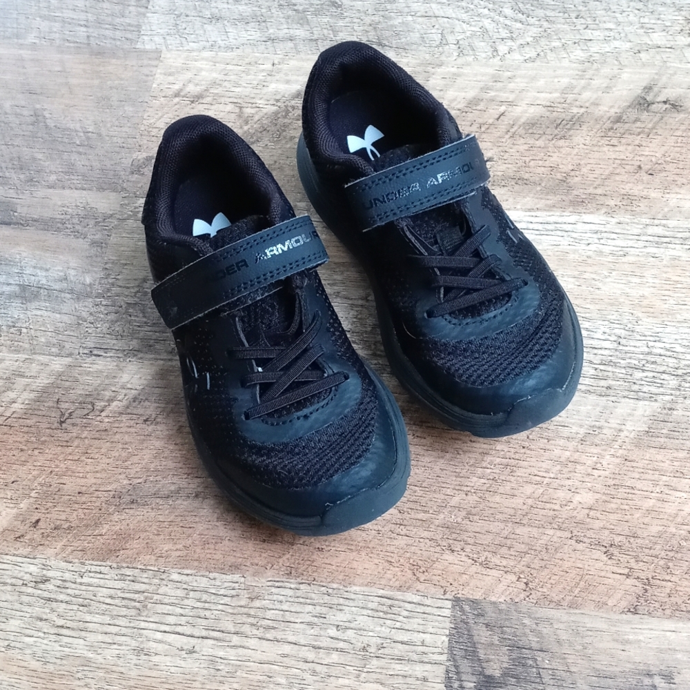 12k under armour kids shoes